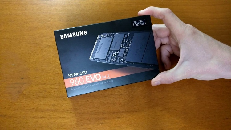 Samsung 960 EVO Series 250GB PCIe NVMe M.2 Internal SSD