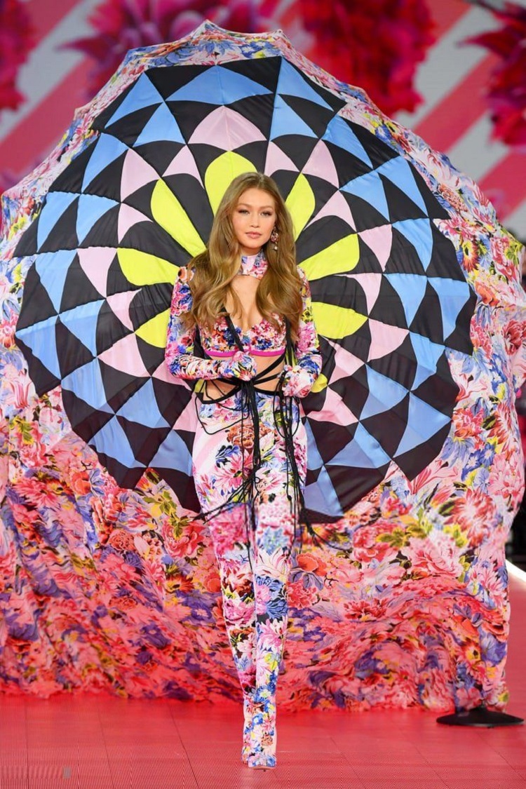 How to Spot the Best Victoria secret fashion show for You: X Signs and Features